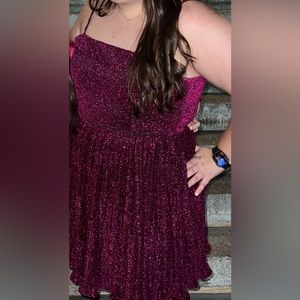 Lulus size large.  Worn once for 2 hours